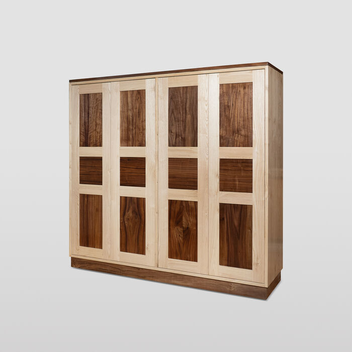 Minimalist Solid Wood Wardrobe – Centerpiece Design for Open Spaces